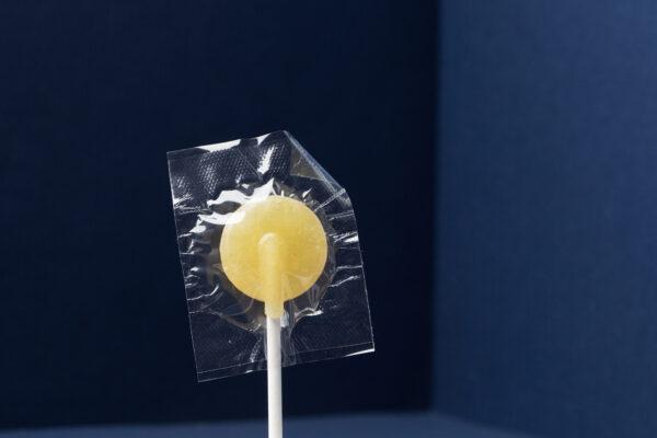 Lemon and Chamomile Lollipop - Image 3