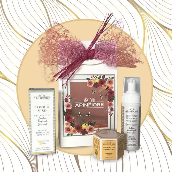 Geschenkbox mit gelbem Gesicht